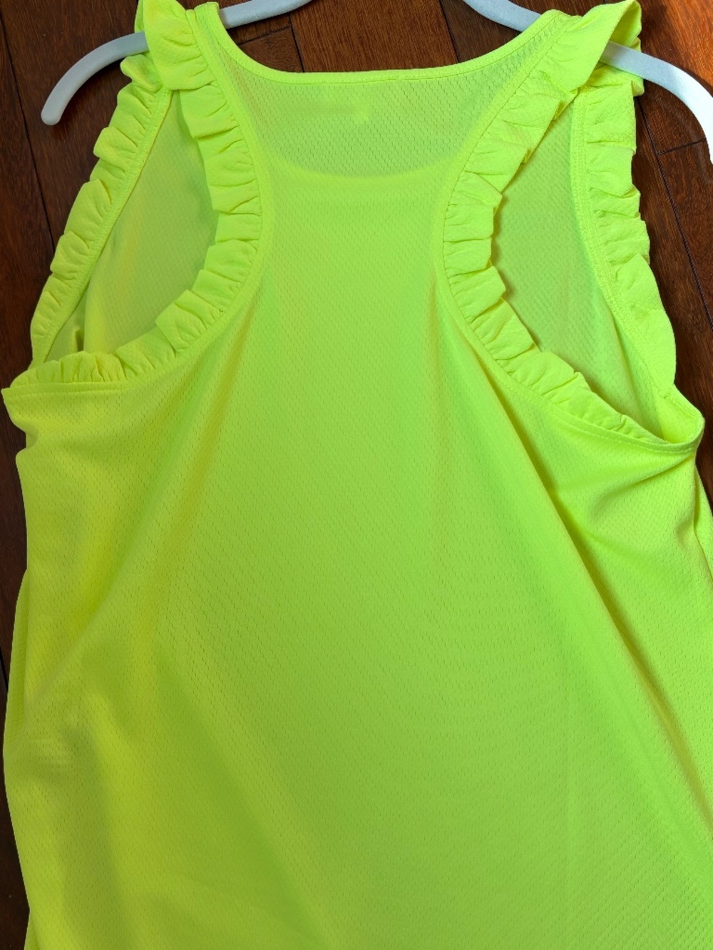 Athletic ruffle sleeve, razor back tank, size M/ brand SSYS - Picture 4 of 8